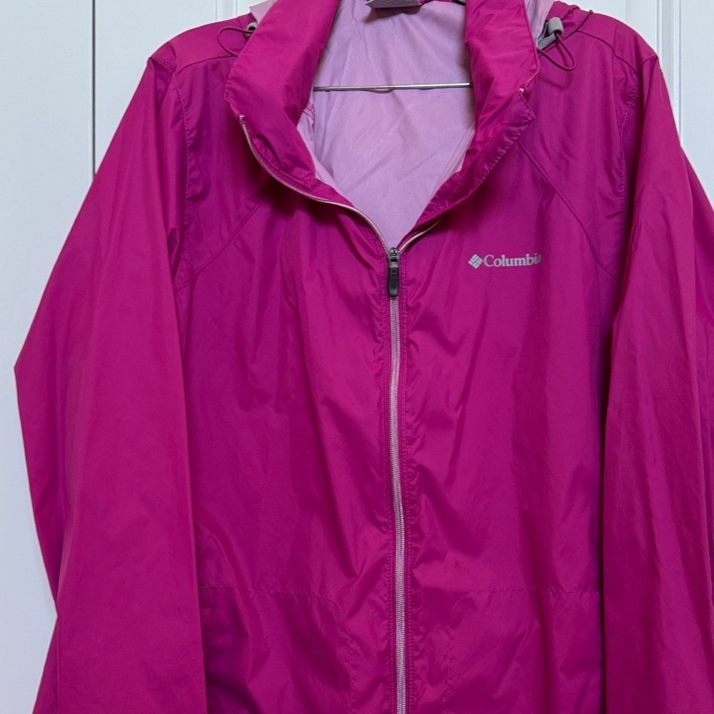 Columbia Women's Fuchsia rain coat